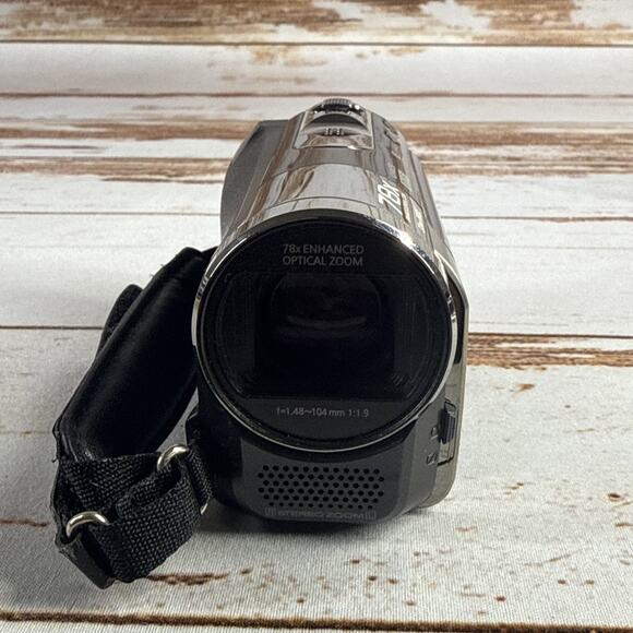 Panasonic SDR-T70 4GB Built-in Memory Camcorder Tested No Battery/Charger - Picture 8 of 8